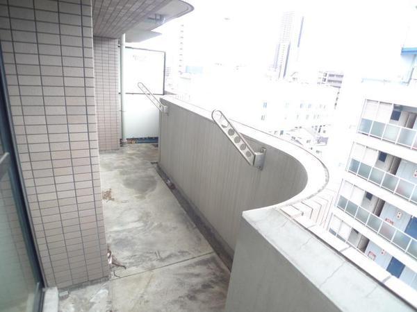 ファミーユ西梅田