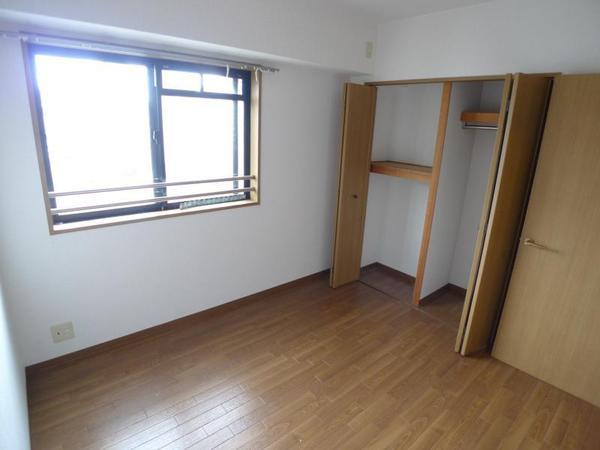 ファミーユ西梅田