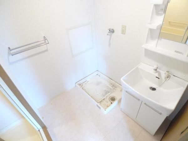 ファミーユ西梅田