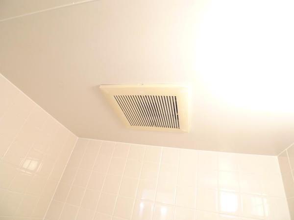 ファミーユ西梅田