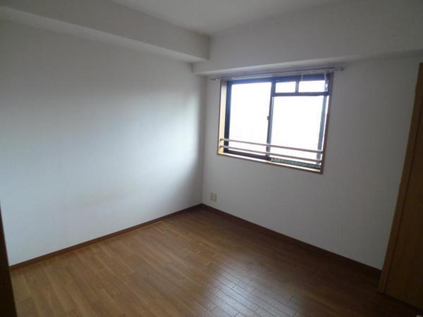 ファミーユ西梅田