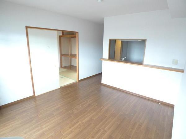 ファミーユ西梅田