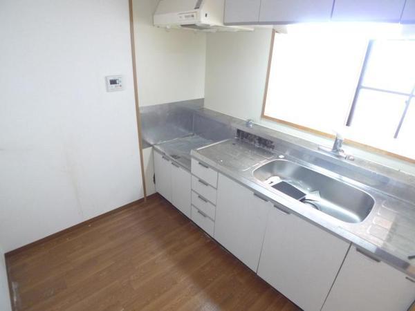 ファミーユ西梅田