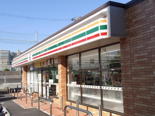 カサグランデ鶴見緑地(セブンイレブン大阪鶴見6丁目店)