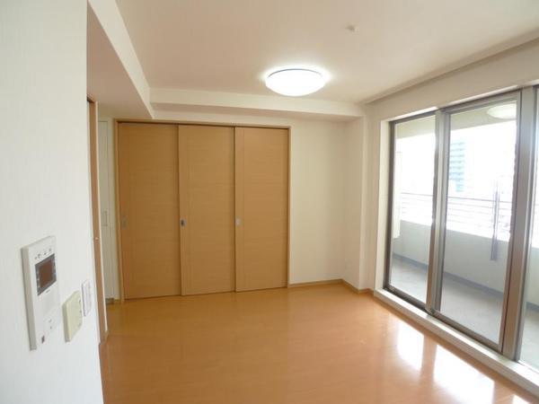 ローレルタワーサンクタス梅田