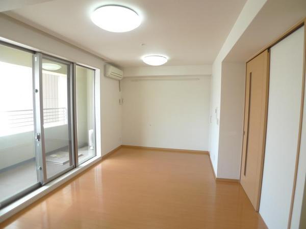 ローレルタワーサンクタス梅田