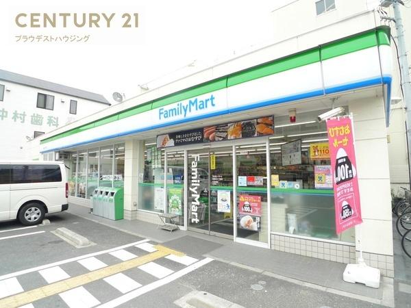リーフ・ザ・カピタン(ファミリーマート今津中三丁目店)