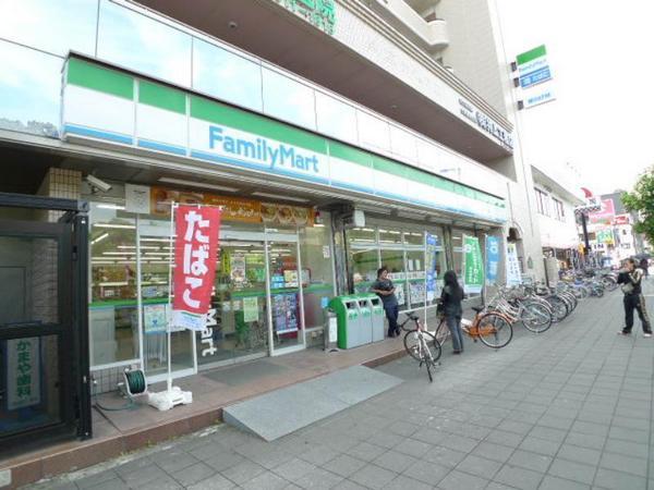 サニーガーデン鶴見(ファミリーマート鶴見五丁目店)