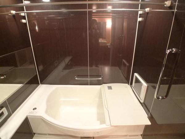 Ｗ.Ｏ.Ｂ.ＮＩＳＨＩＵＭＥＤＡ