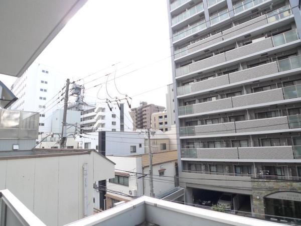 アースブルージュ