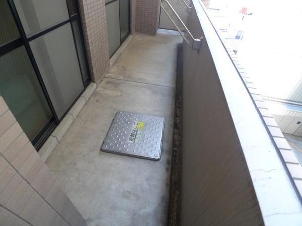 ファミーユ西梅田