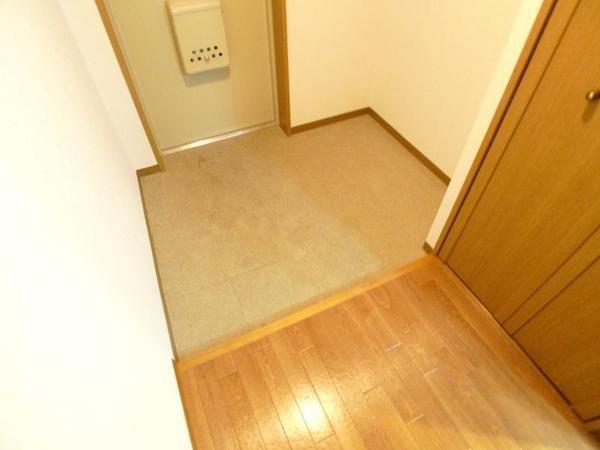ファミーユ西梅田