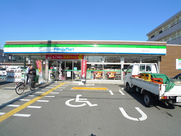 ハイツ東野(ファミリーマート新森七丁目店)