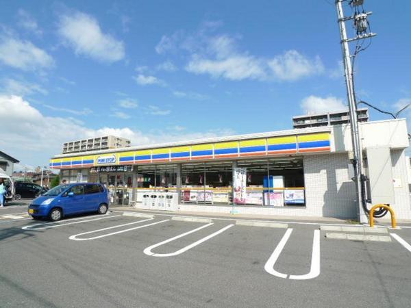 シャーメゾンボナール(ミニストップ大阪今津北5丁目店)