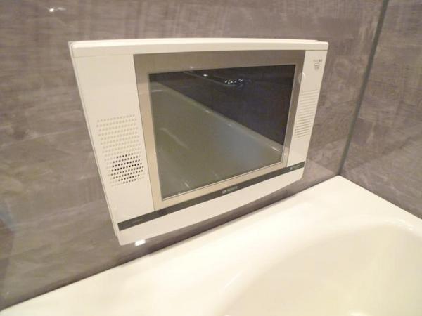 Ｗ.Ｏ.Ｂ.ＮＩＳＨＩＵＭＥＤＡ