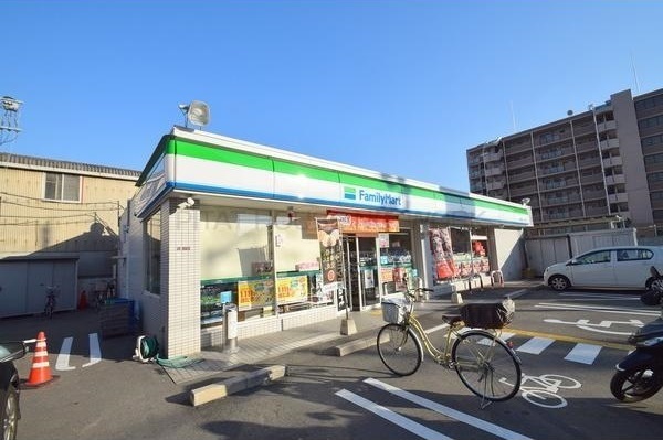 サンパレス(ファミリーマート鶴見諸口一丁目店)
