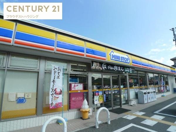 フォレストクリエオーレ諸口(ミニストップ大阪今津北5丁目店)