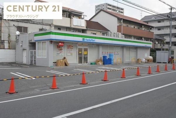 トリアノン東中浜(ファミリーマート東中浜六丁目店)