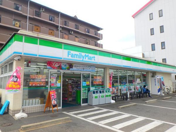 カーサ令月(ファミリーマート東大阪西堤店)