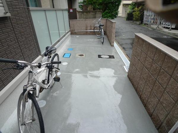 ウエストキューブ