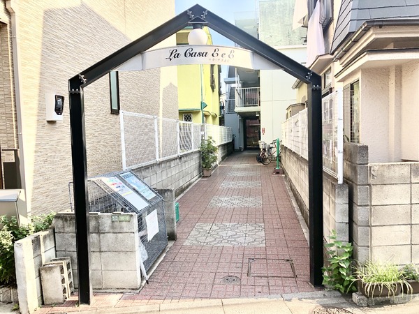 LaCasaE&E(エントランス)