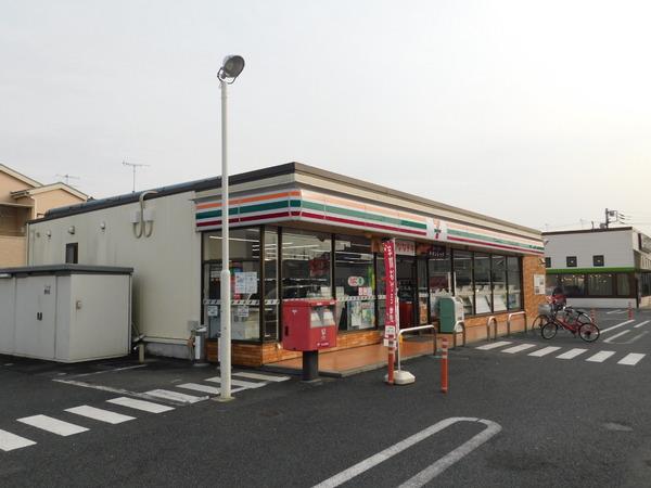 足立区東伊興2丁目のマンション(セブンイレブン足立東伊興1丁目店)