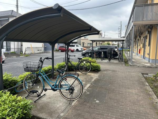 草加市氷川町のアパート