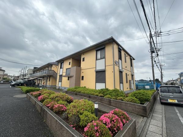 草加市氷川町のアパート