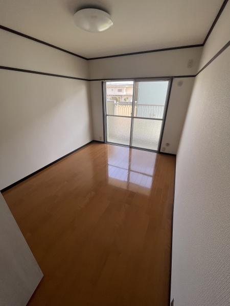 八潮市大字木曽根のマンション