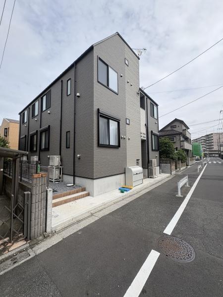足立区東伊興３丁目のアパート
