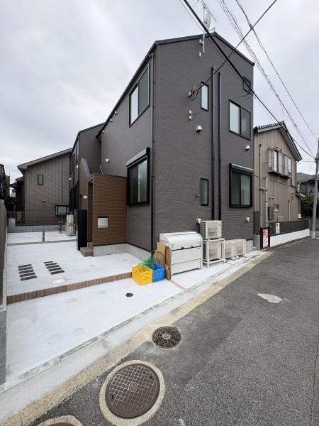 足立区伊興４丁目のアパート
