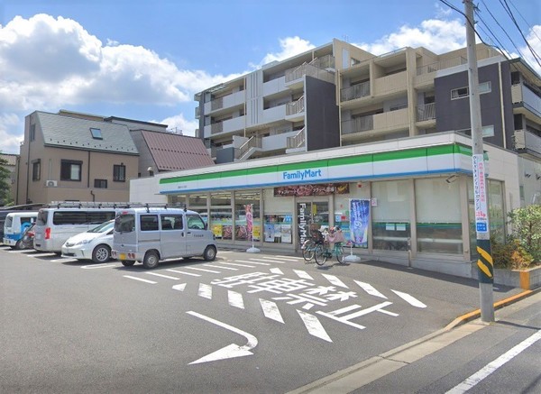 パレステージ西新井みどり公園(ファミリーマート西新井三丁目店)