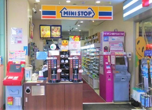 ユニティ西竹の塚(ミニストップピーアークスタジオ店)