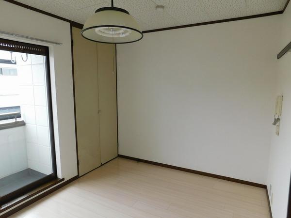 メゾンシラカワ江戸川