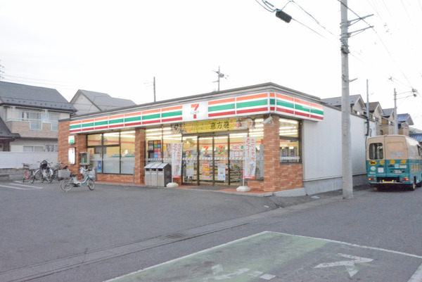 ガーデンピアA(セブンイレブン越谷大里店)