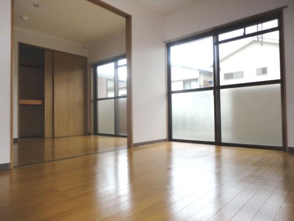 ファミリーピア越谷(リビング)