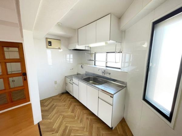 新越谷ハイツ(キッチン)