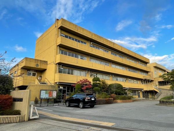 越谷市東越谷4丁目の貸家(越谷市立中央中学校)