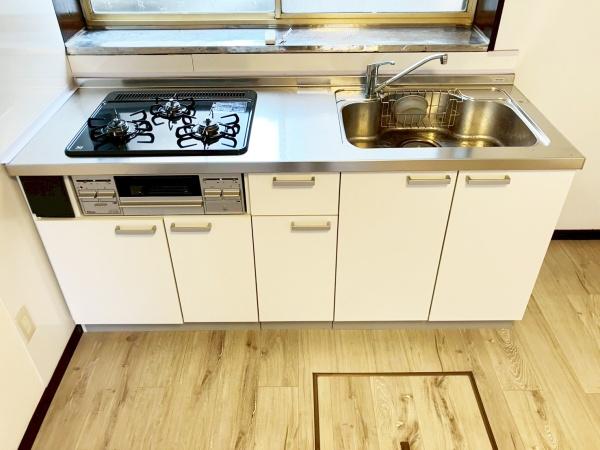 越谷市東越谷4丁目の貸家(キッチン)