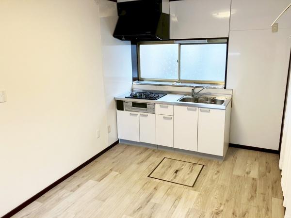 越谷市東越谷4丁目の貸家(キッチン)