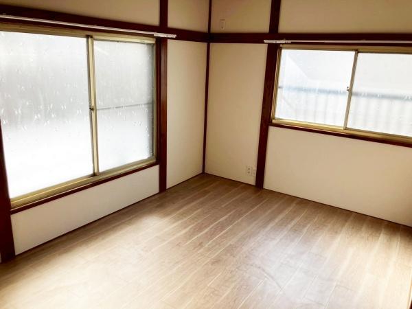 越谷市東越谷4丁目の貸家(洋室)