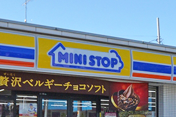 越谷市川柳町４丁目の倉庫(ミニストップ越谷川柳店)