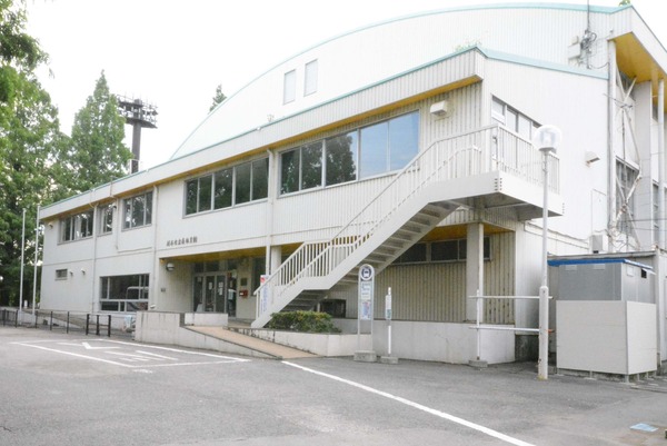 越谷市川柳町４丁目の倉庫(南体育館)