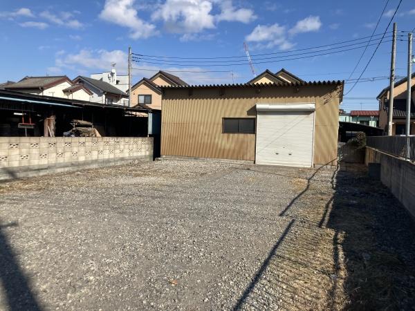 越谷市川柳町１丁目の倉庫
