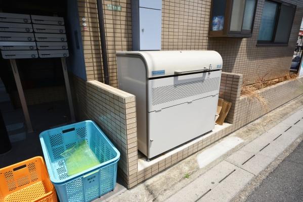 エンブレムプラザ