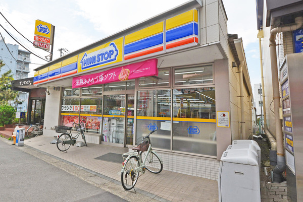 武里団地５街区２３号棟(ミニストップせんげん台駅前店)