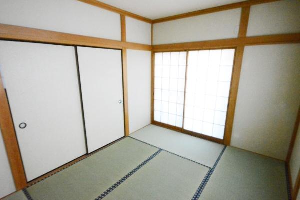 登戸町貸家