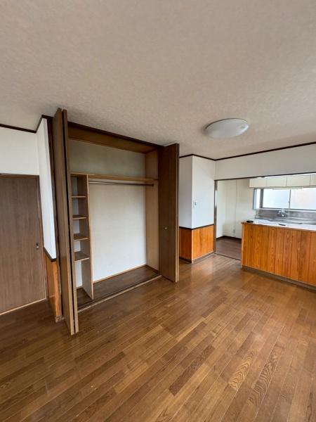 登戸町貸家