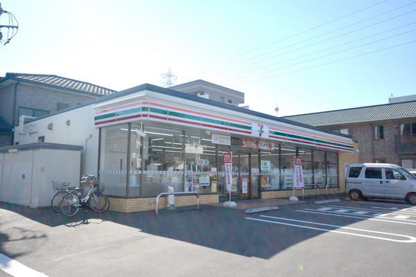 スリーモードハイツ(セブンイレブン越谷蒲生茜町店)