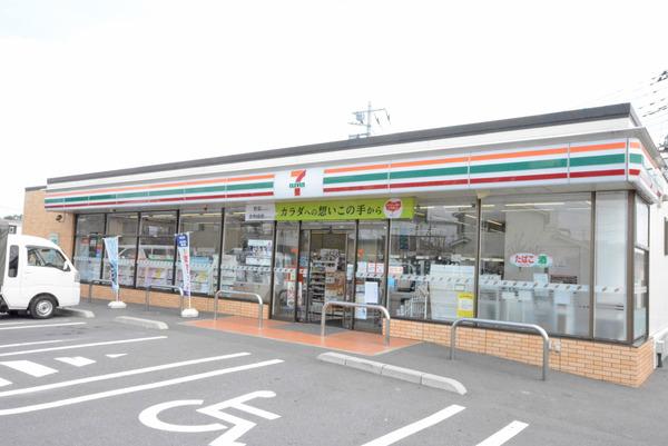 メゾン秋山Ⅱ(セブンイレブン越谷相模町2丁目店)